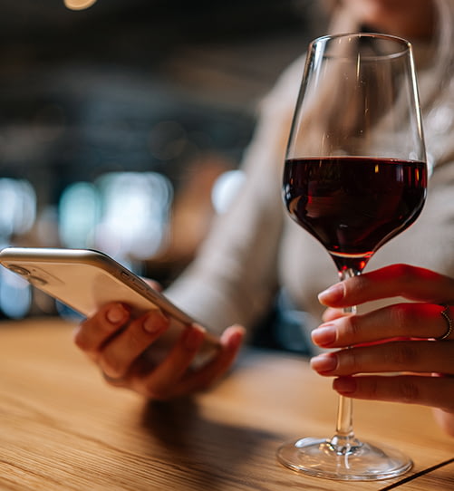 DANS LE MONDE DU VIN  Producteur Maison Oenotourisme Caviste Marketplace Négociant Distributeur Importateur Arts de vivre Hôtellerie & restauration Architecture Nautisme Paysagiste ET L'ART DE VIVRE  Hôtel, restaurant, architecture & décoration, confrérie, métiers de bouche…